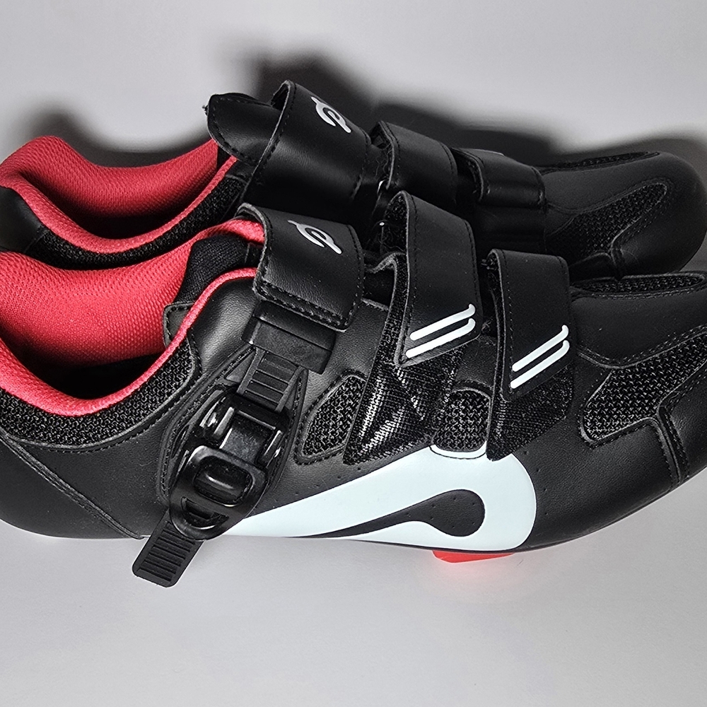 Peloton Cycling Shoes NWOT Size 42EU Mens 9 Womens S